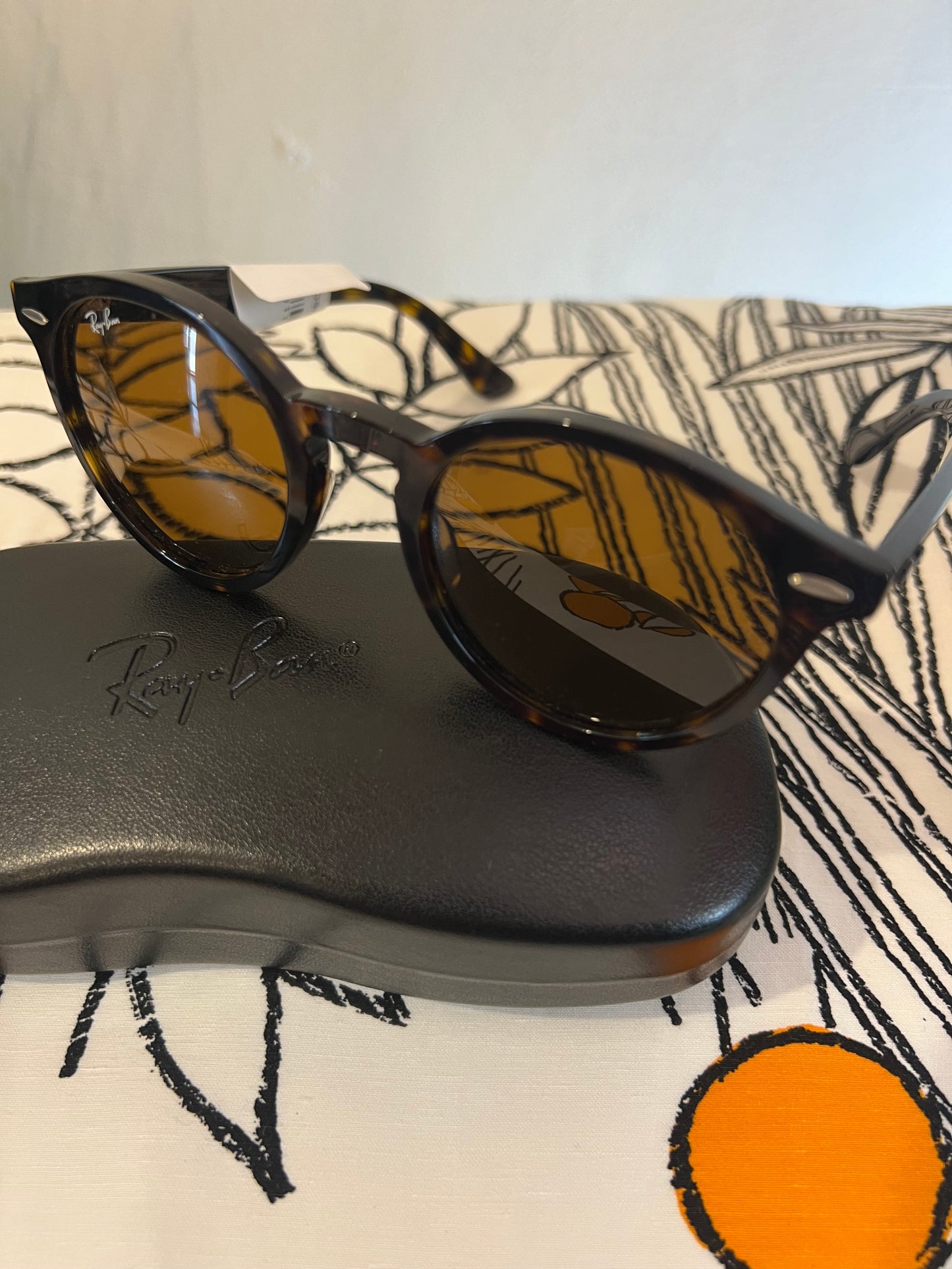 Rayban Sunglasses in Tortoiseshell 7680S