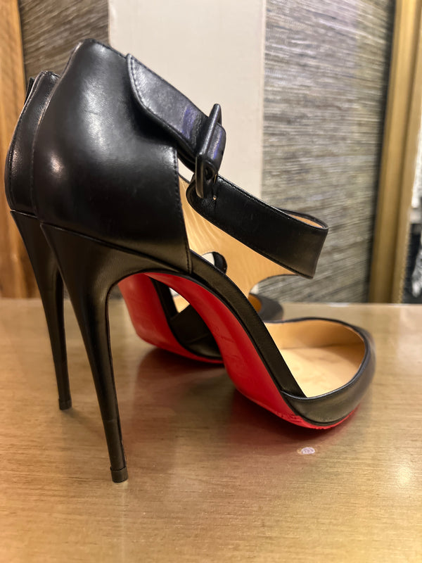 Louboutin Black leather Strap heels40