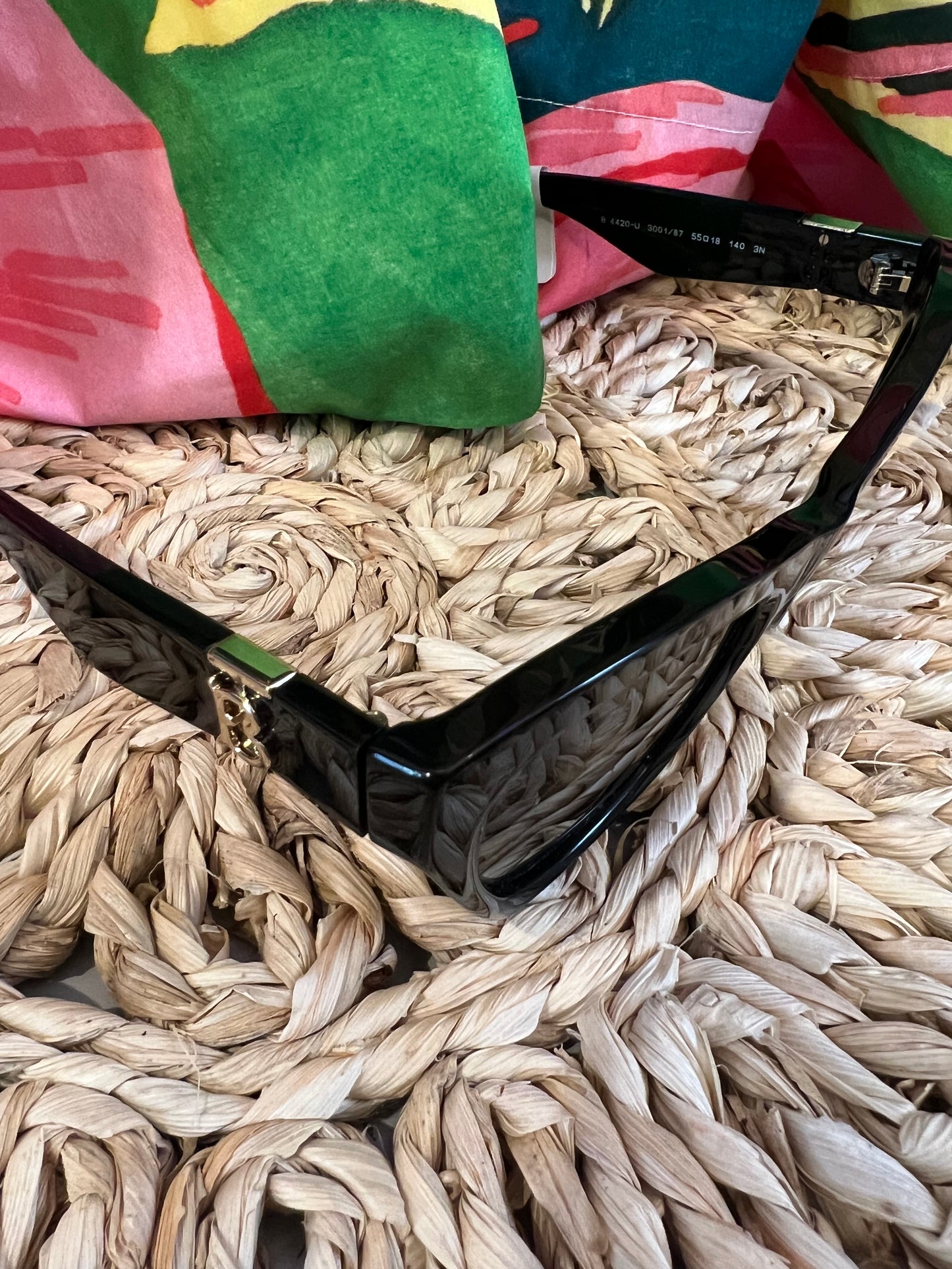 Burberry Sunglasses black frames 4420 Burberry